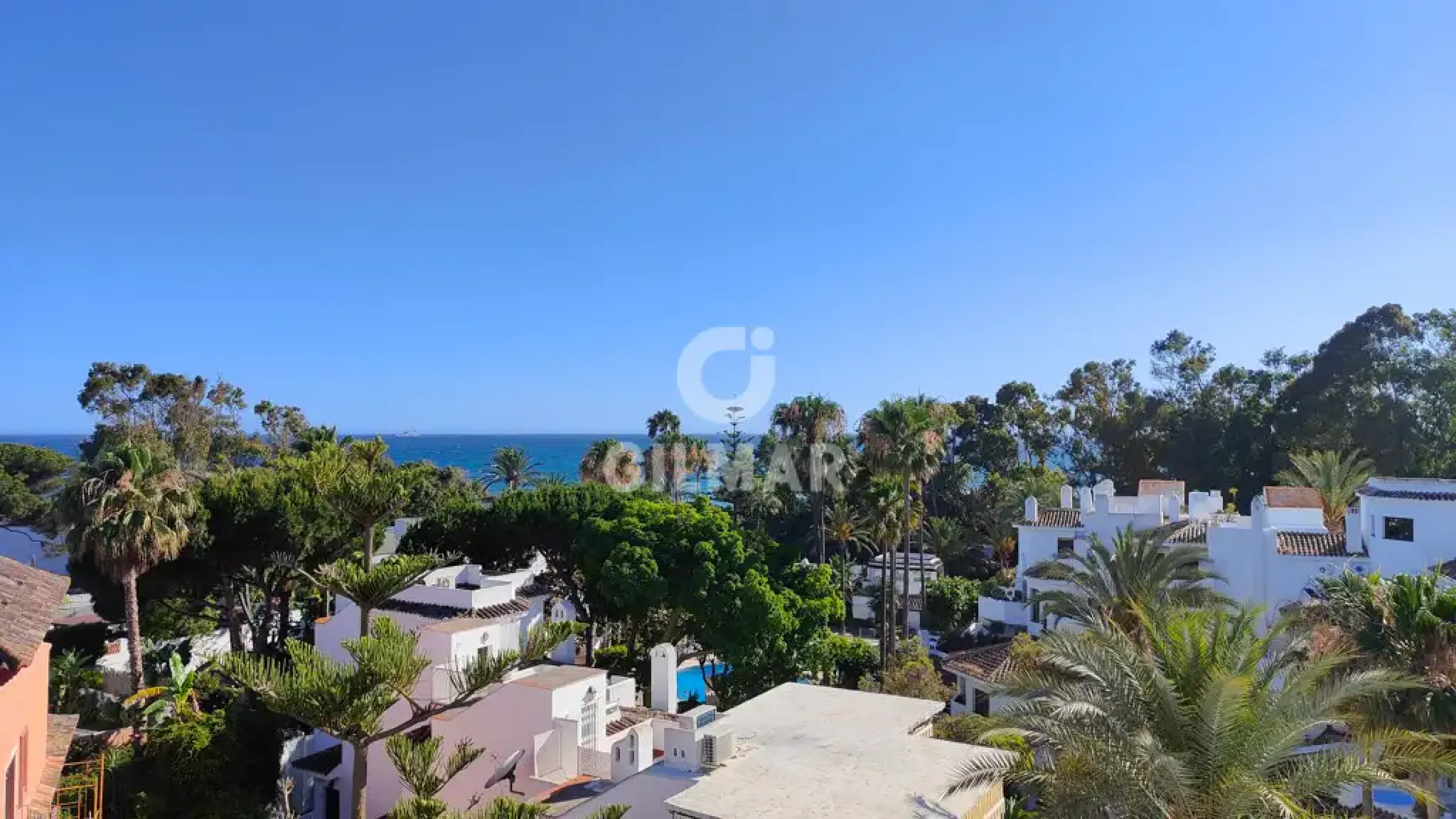 Duplex penthouse in Marbella Este - Málaga
