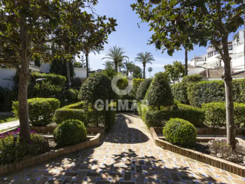 Duplex penthouse in Marbella Este - Málaga