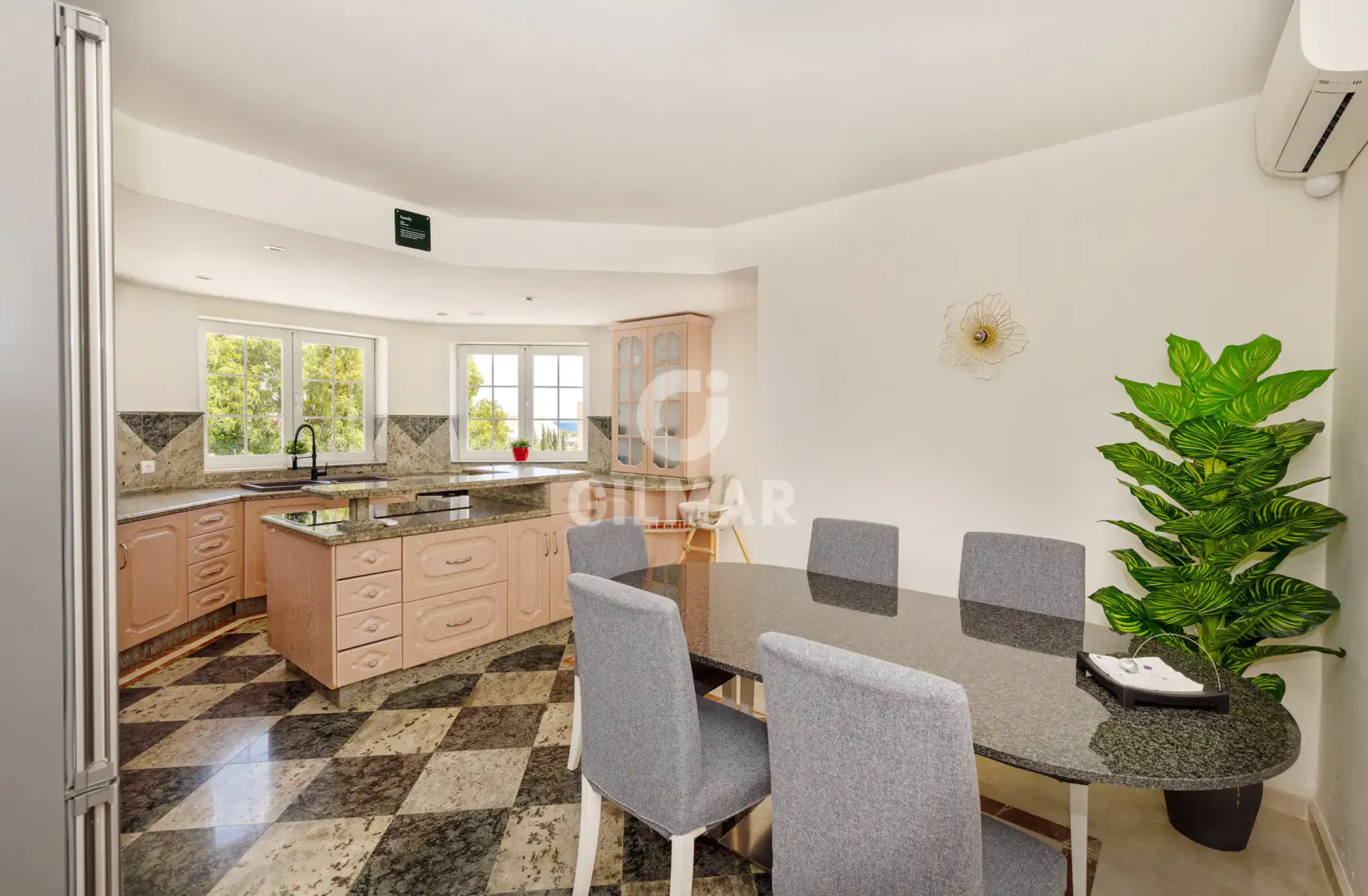 Villa in Estepona Este - Málaga