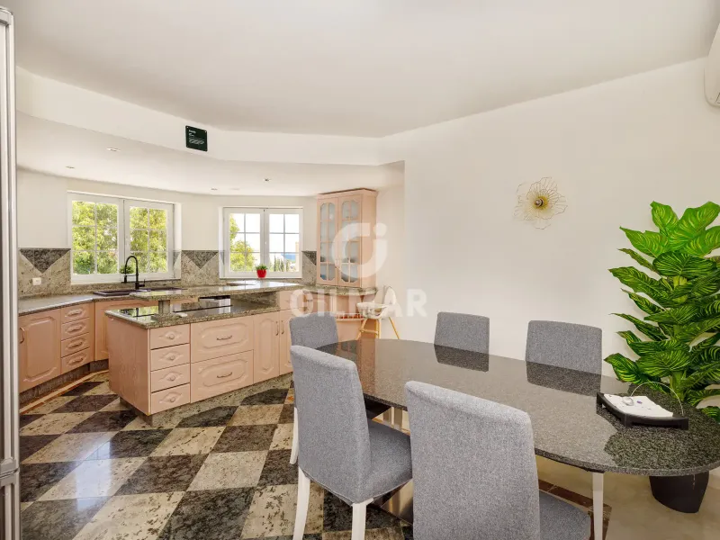 Villa in Estepona Este - Málaga