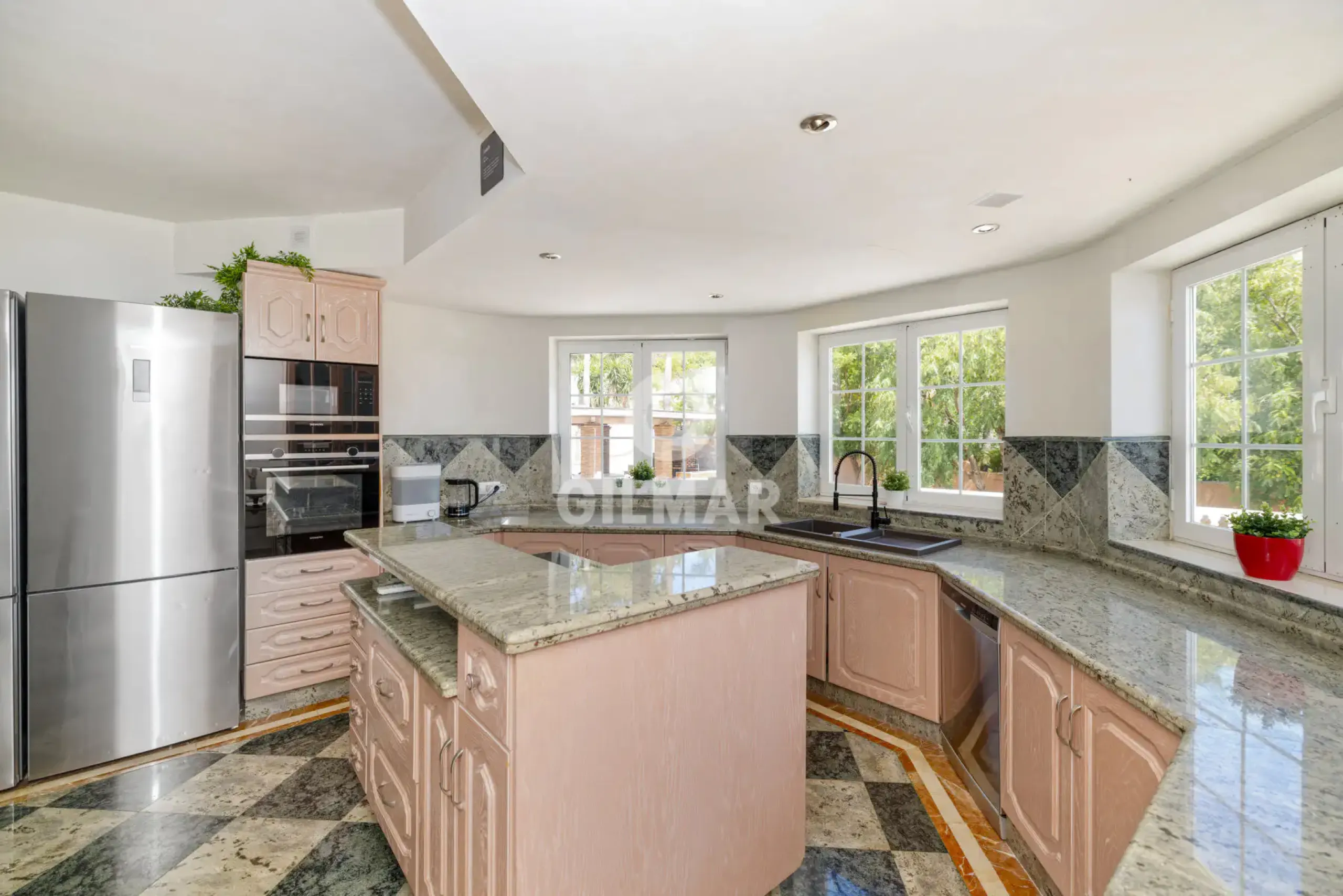 Villa in Estepona Este - Málaga