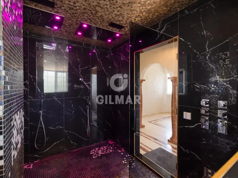 Villa in Estepona Este - Málaga