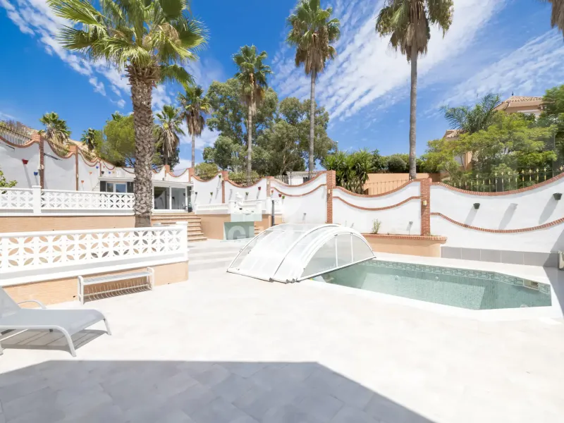 Villa in Estepona Este - Málaga