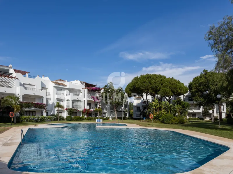Semi-detached house in Estepona Este - Málaga