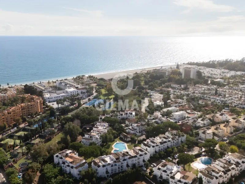 Semi-detached house in Estepona Este - Málaga