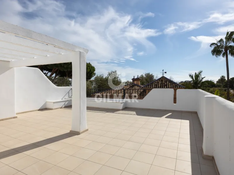Semi-detached house in Estepona Este - Málaga