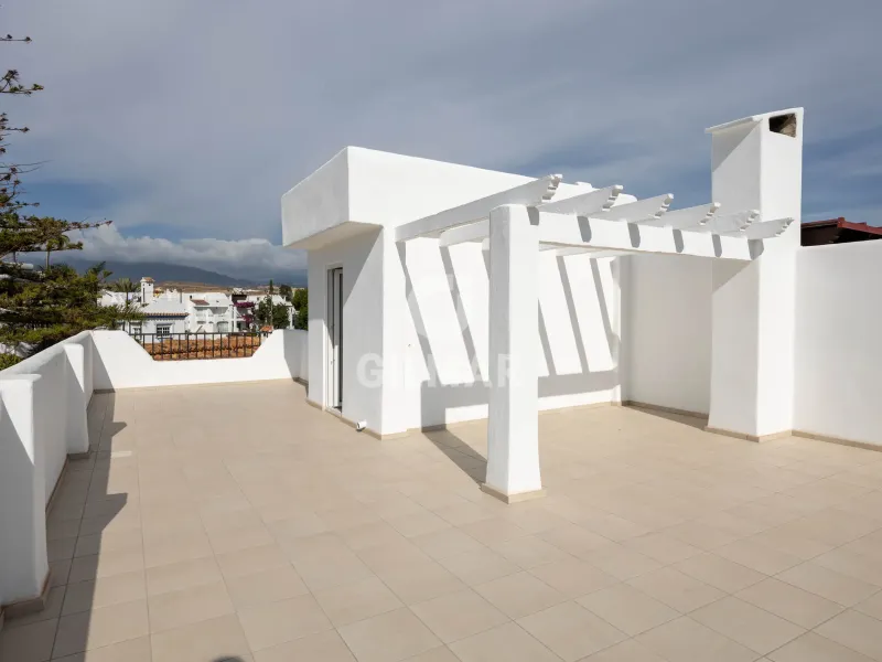 Semi-detached house in Estepona Este - Málaga