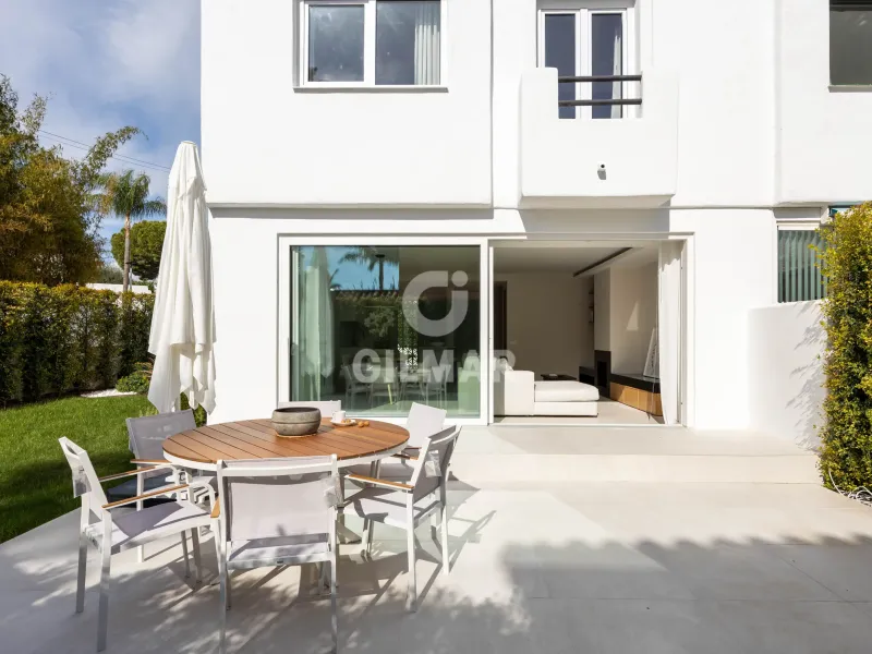 Semi-detached house in Estepona Este - Málaga