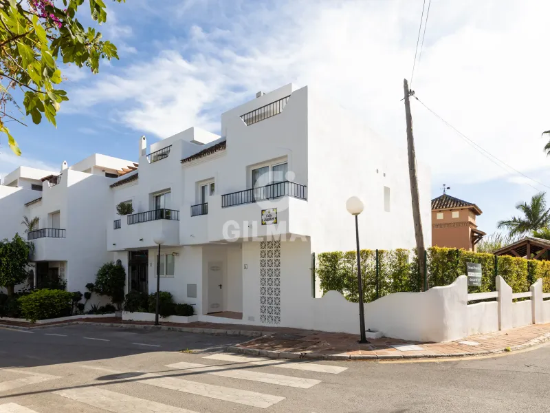 Semi-detached house in Estepona Este - Málaga
