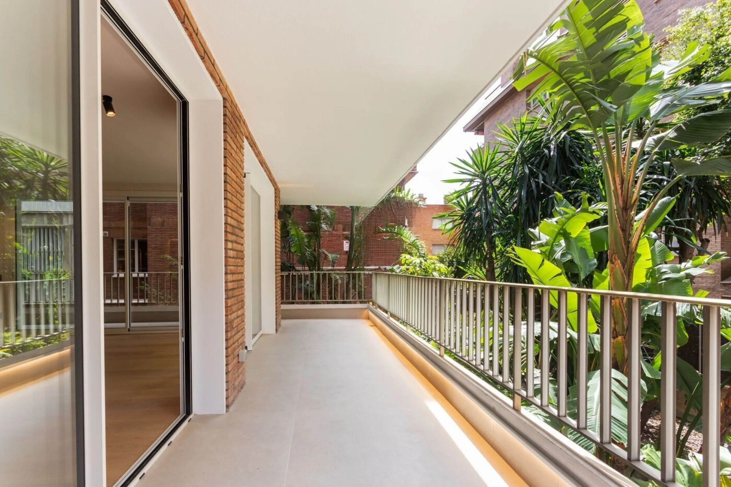 Elegant New Home in Turó Park with Terrace and Parking, Barcelona