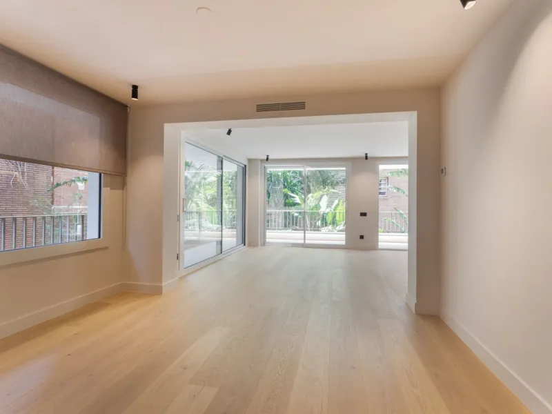 Elegant New Home in Turó Park with Terrace and Parking, Barcelona