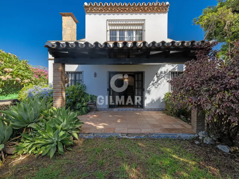 Villa in Estepona Oeste - Málaga