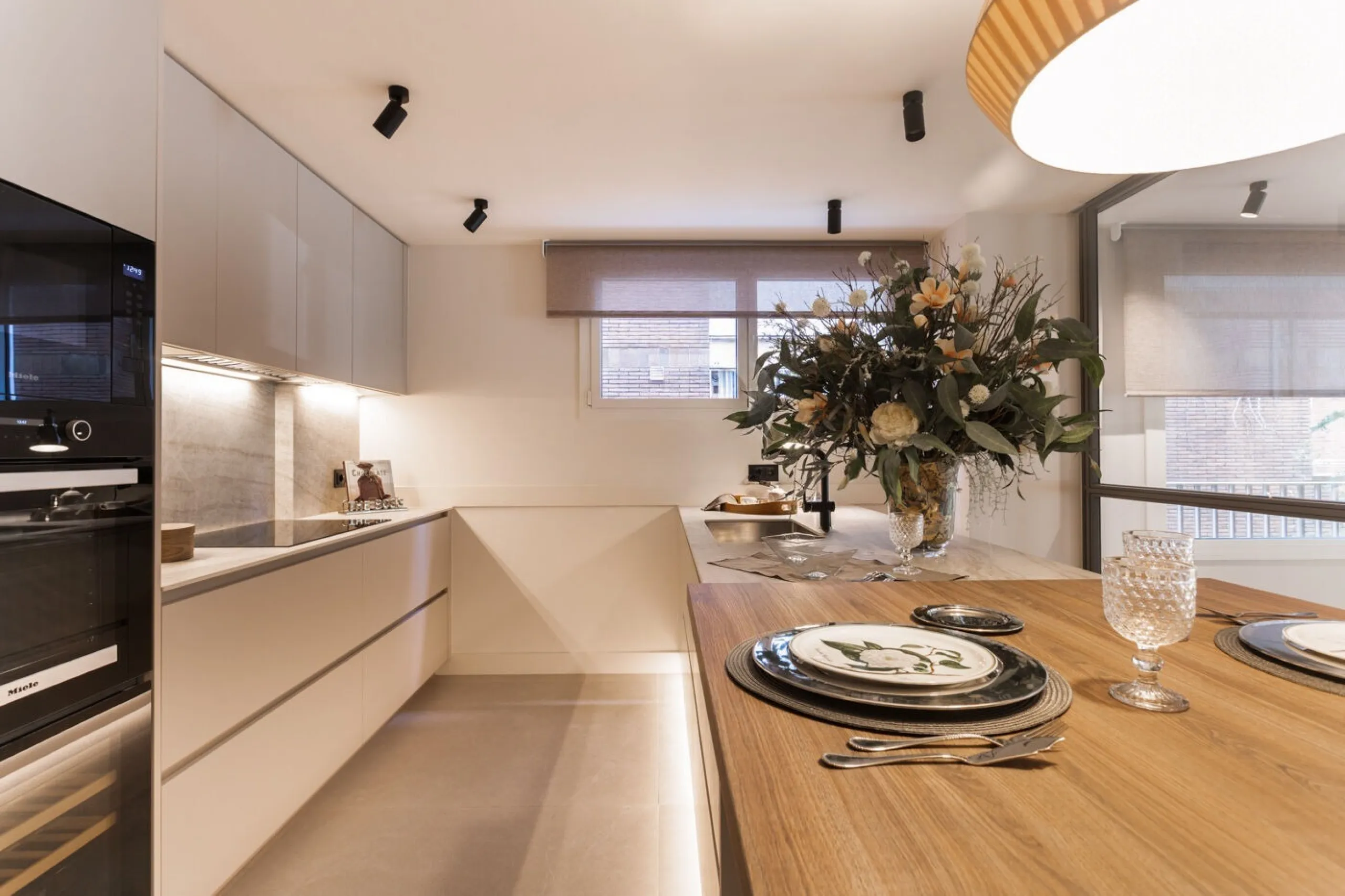 Elegant New Home in Turó Park with Terrace and Parking, Barcelona