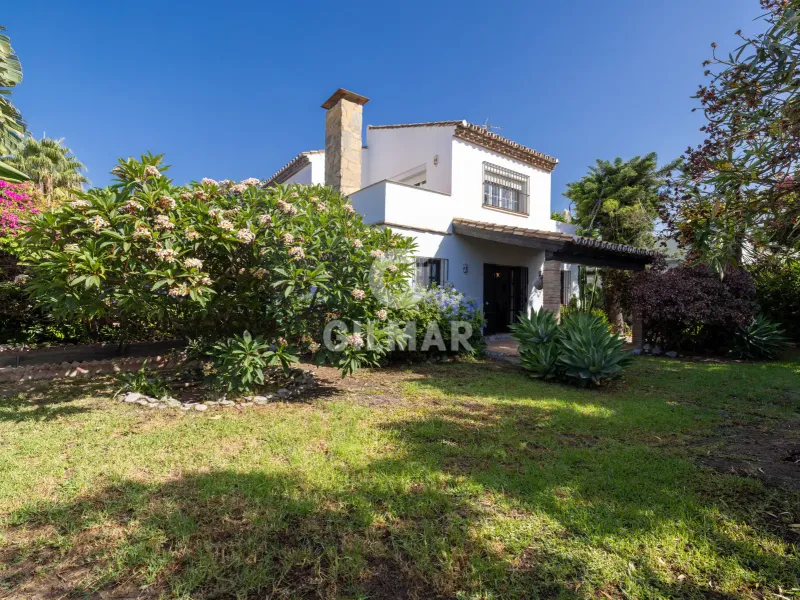 Villa in Estepona Oeste - Málaga