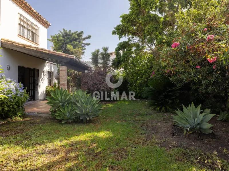 Villa in Estepona Oeste - Málaga