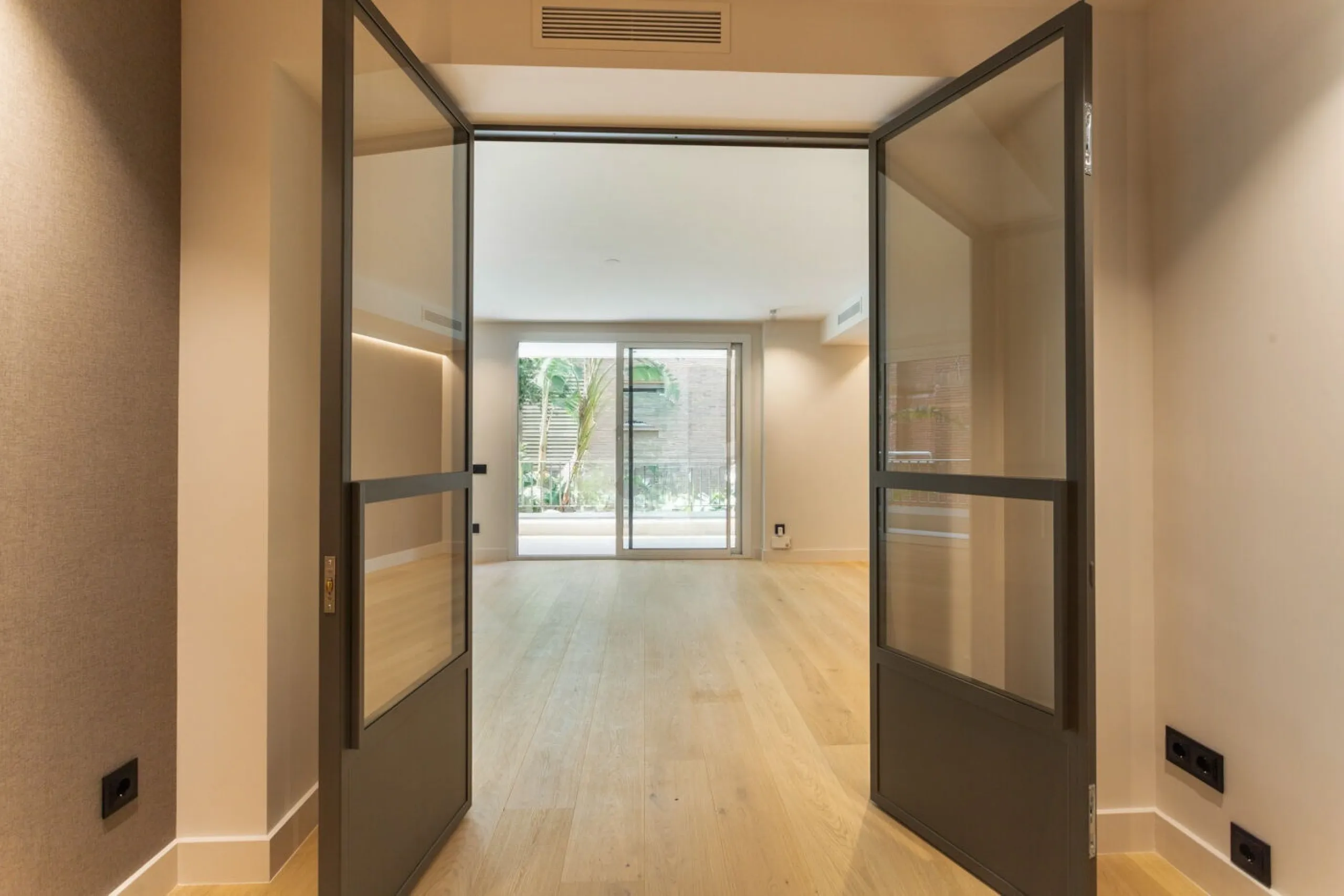 Elegant New Home in Turó Park with Terrace and Parking, Barcelona