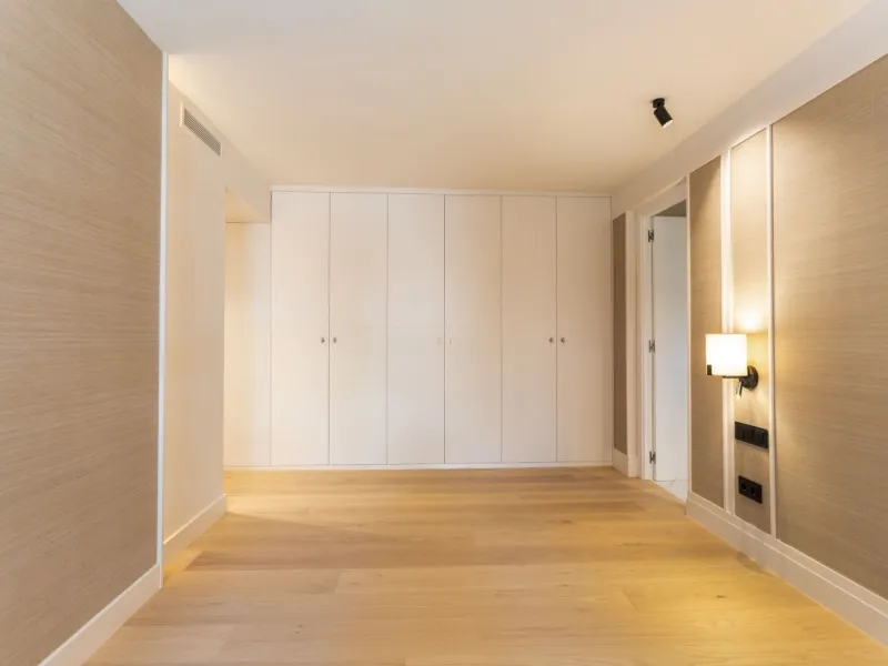Elegant New Home in Turó Park with Terrace and Parking, Barcelona