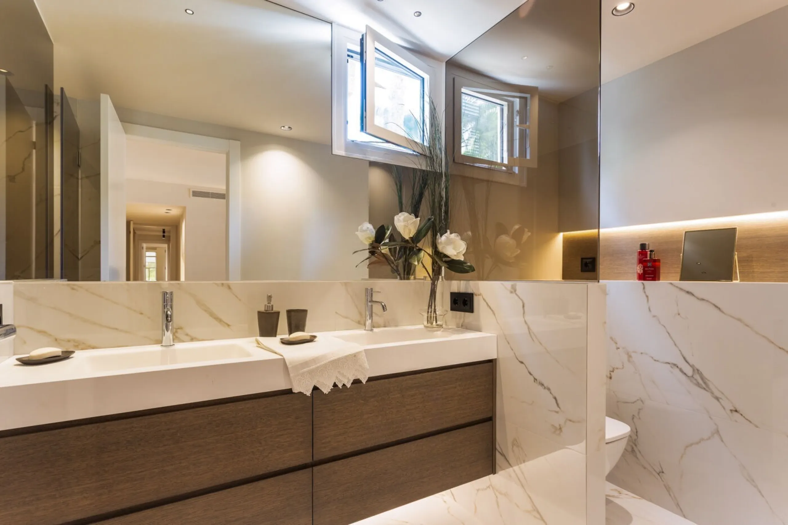 Elegant New Home in Turó Park with Terrace and Parking, Barcelona