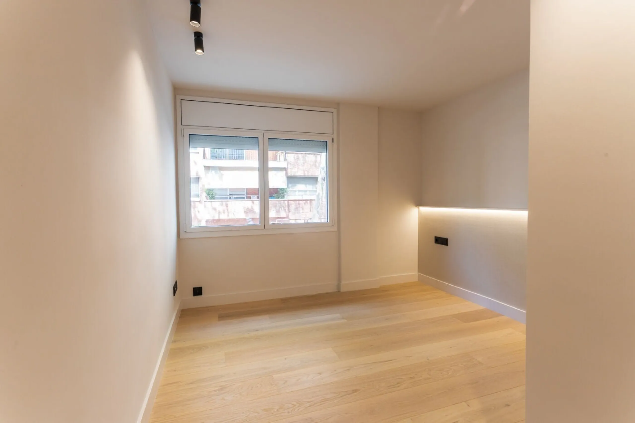Elegant New Home in Turó Park with Terrace and Parking, Barcelona