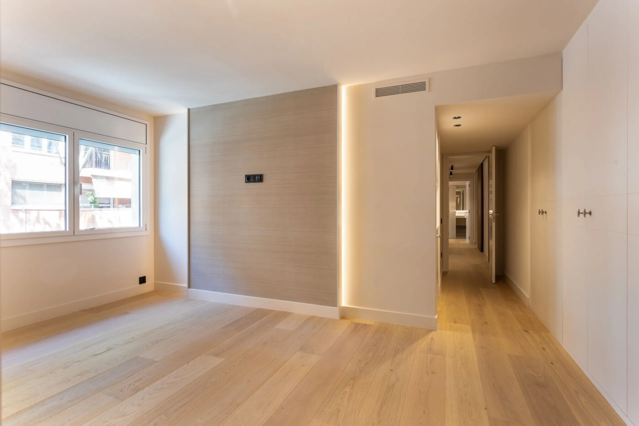 Elegant New Home in Turó Park with Terrace and Parking, Barcelona