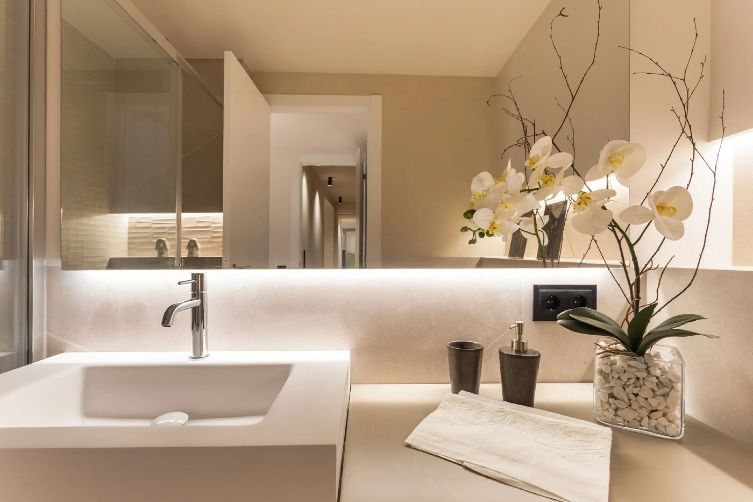 Elegant New Home in Turó Park with Terrace and Parking, Barcelona