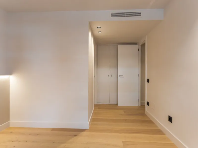 Elegant New Home in Turó Park with Terrace and Parking, Barcelona