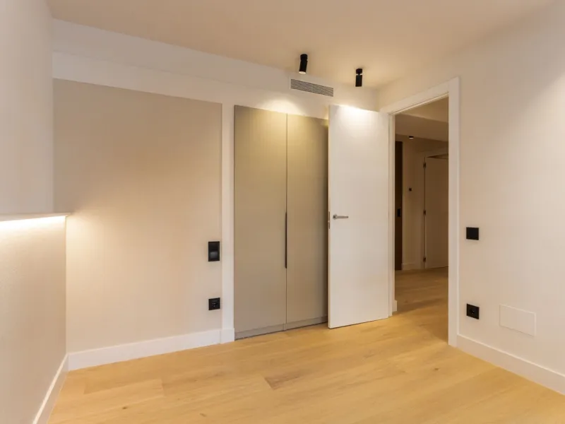Elegant New Home in Turó Park with Terrace and Parking, Barcelona