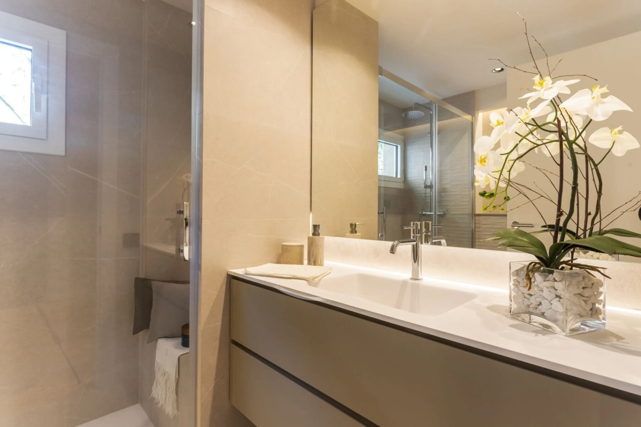 Elegant New Home in Turó Park with Terrace and Parking, Barcelona