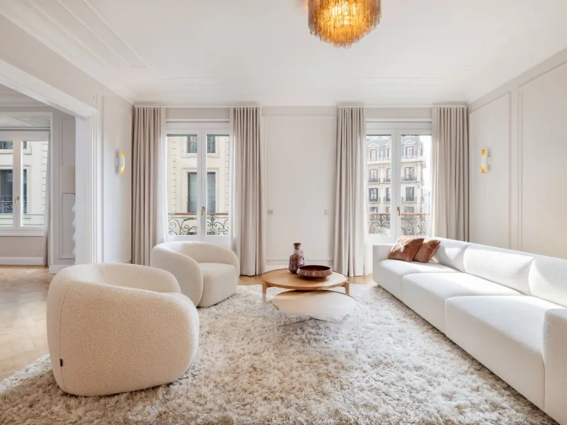 Modernist Gem in Sant Gervasi: Refurbished Apartment with Views and Three Suites, Barcelona