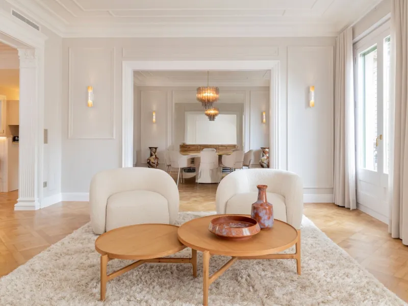 Modernist Gem in Sant Gervasi: Refurbished Apartment with Views and Three Suites, Barcelona