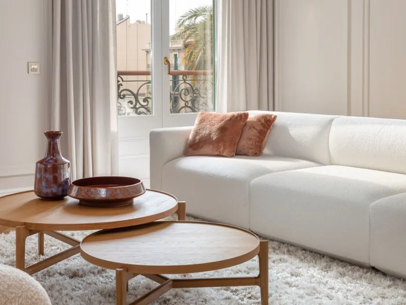 Modernist Gem in Sant Gervasi: Refurbished Apartment with Views and Three Suites, Barcelona