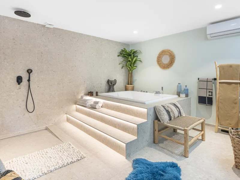 Situated in the sought-after urbanisation of Arco Iris in Altos de Puente Romano, this exceptional townhouse offers a rare opportunity to own one of the most spacious homes within the community. Set in the heart of Marbella's Golden Mile, just a short wal