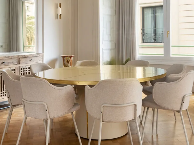 Modernist Gem in Sant Gervasi: Refurbished Apartment with Views and Three Suites, Barcelona