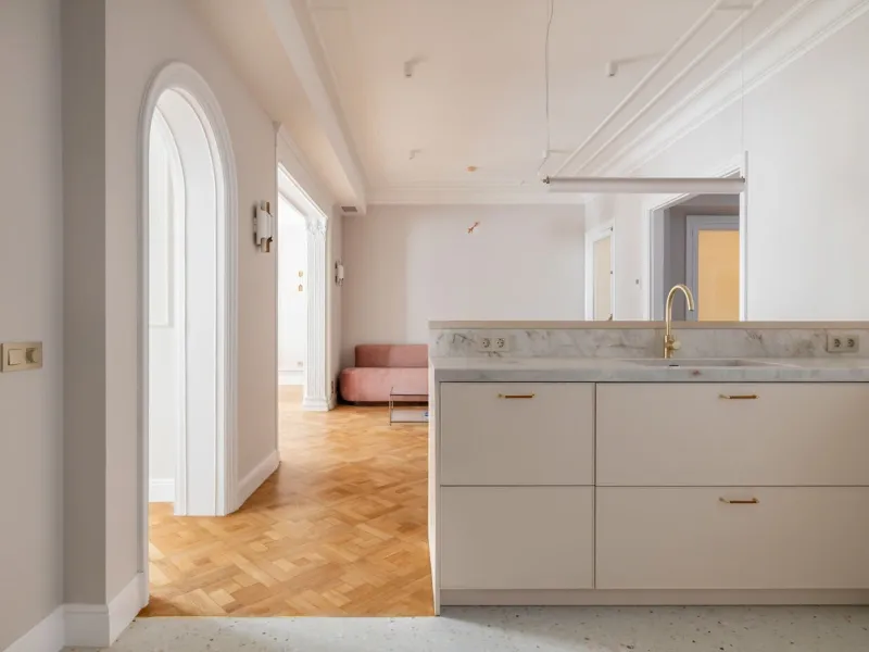 Modernist Gem in Sant Gervasi: Refurbished Apartment with Views and Three Suites, Barcelona