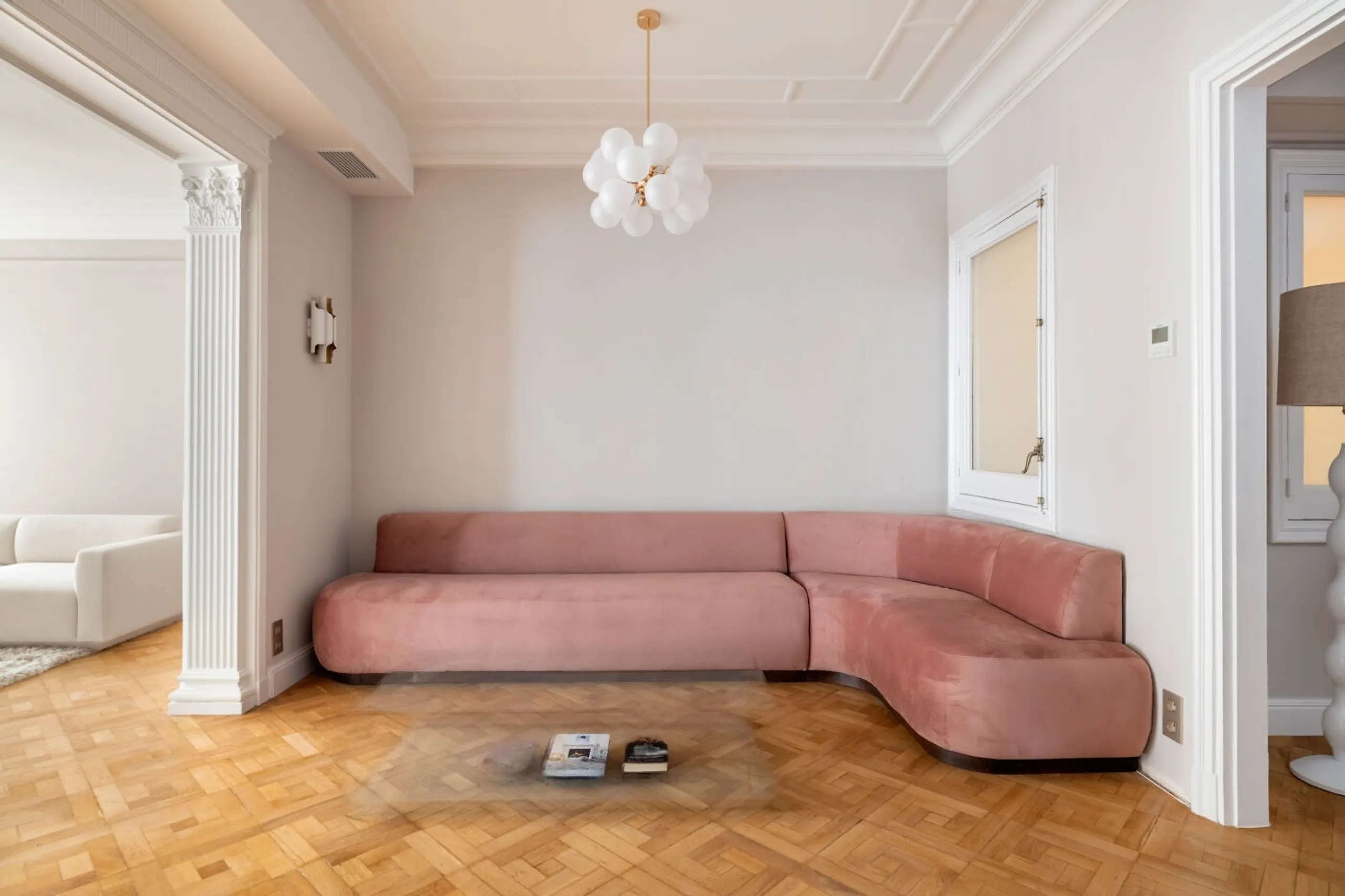 Modernist Gem in Sant Gervasi: Refurbished Apartment with Views and Three Suites, Barcelona