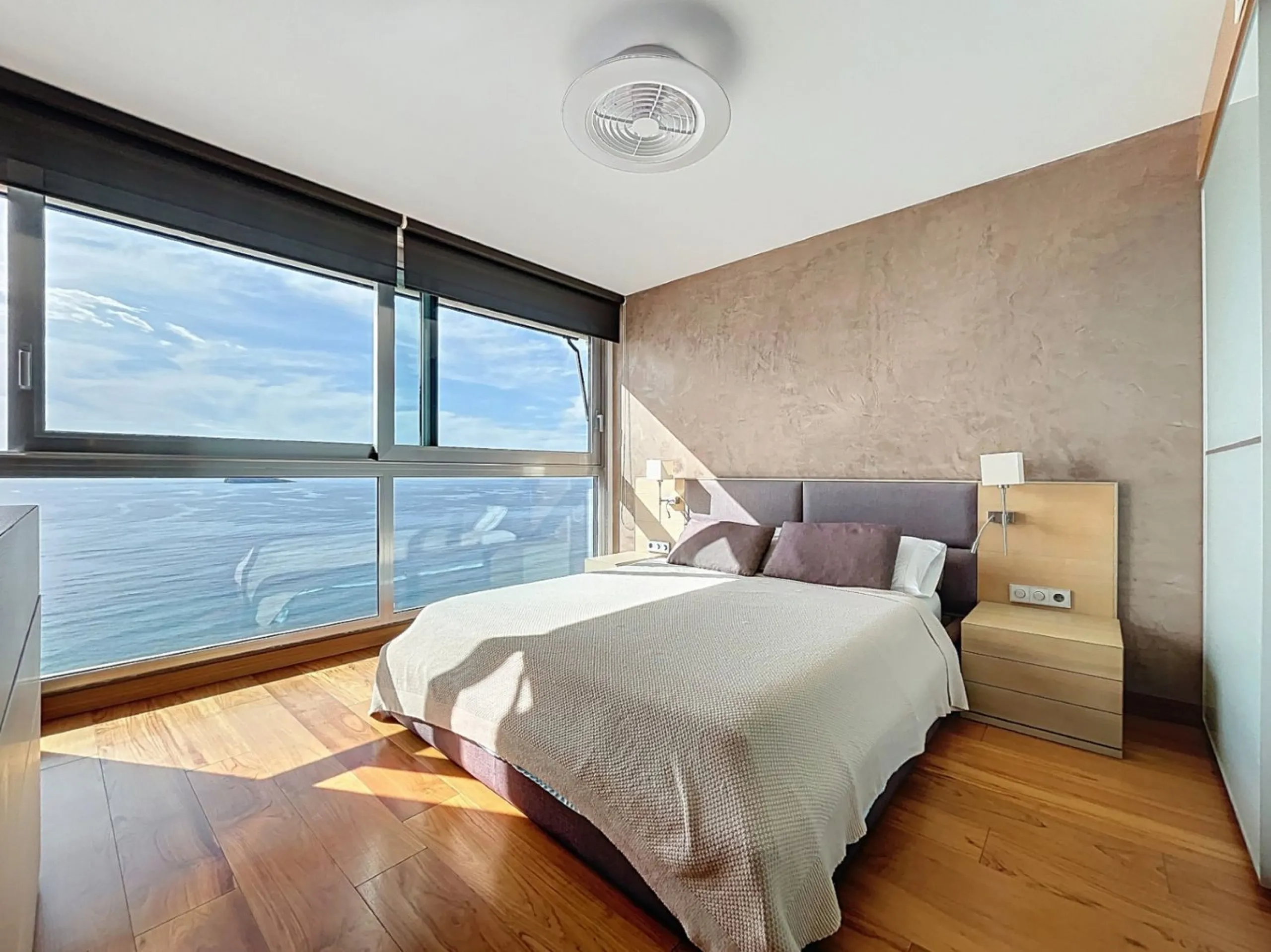 Renovated Apartment with Terrace and Sea Views in Playa de Levante, Benidorm
