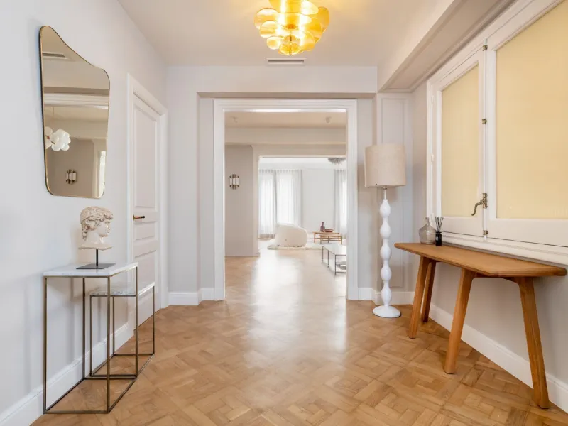 Modernist Gem in Sant Gervasi: Refurbished Apartment with Views and Three Suites, Barcelona