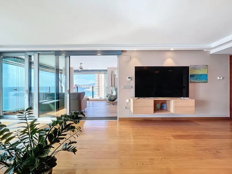 Renovated Apartment with Terrace and Sea Views in Playa de Levante, Benidorm