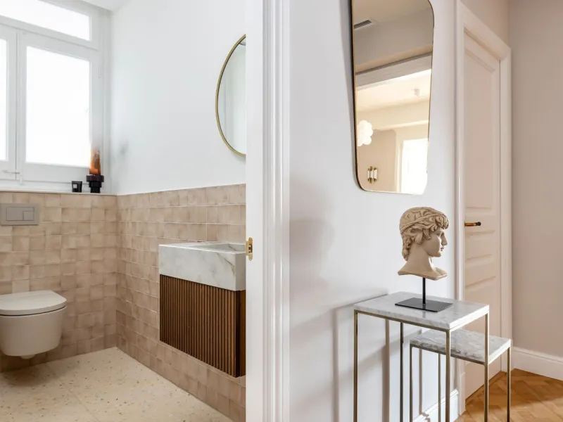 Modernist Gem in Sant Gervasi: Refurbished Apartment with Views and Three Suites, Barcelona