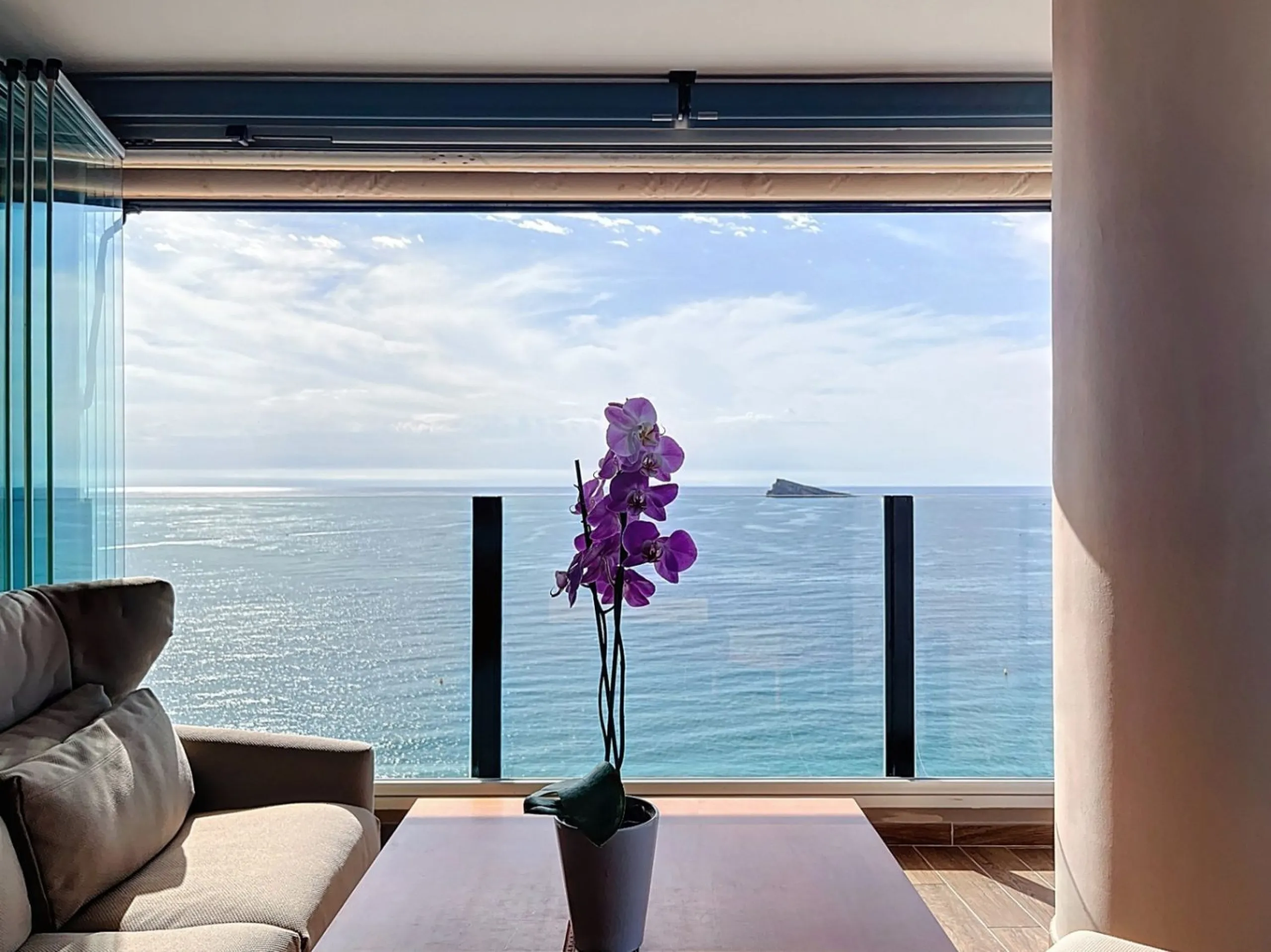 Renovated Apartment with Terrace and Sea Views in Playa de Levante, Benidorm