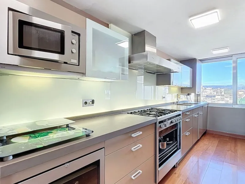 Renovated Apartment with Terrace and Sea Views in Playa de Levante, Benidorm