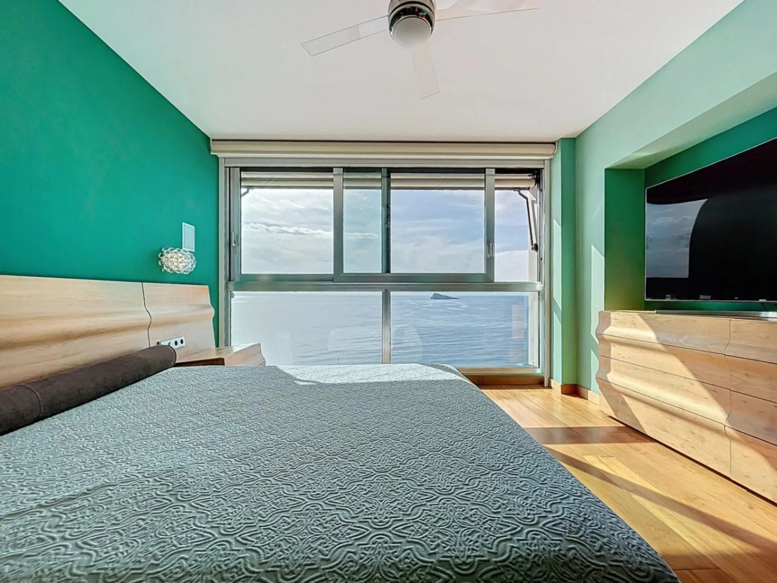 Renovated Apartment with Terrace and Sea Views in Playa de Levante, Benidorm