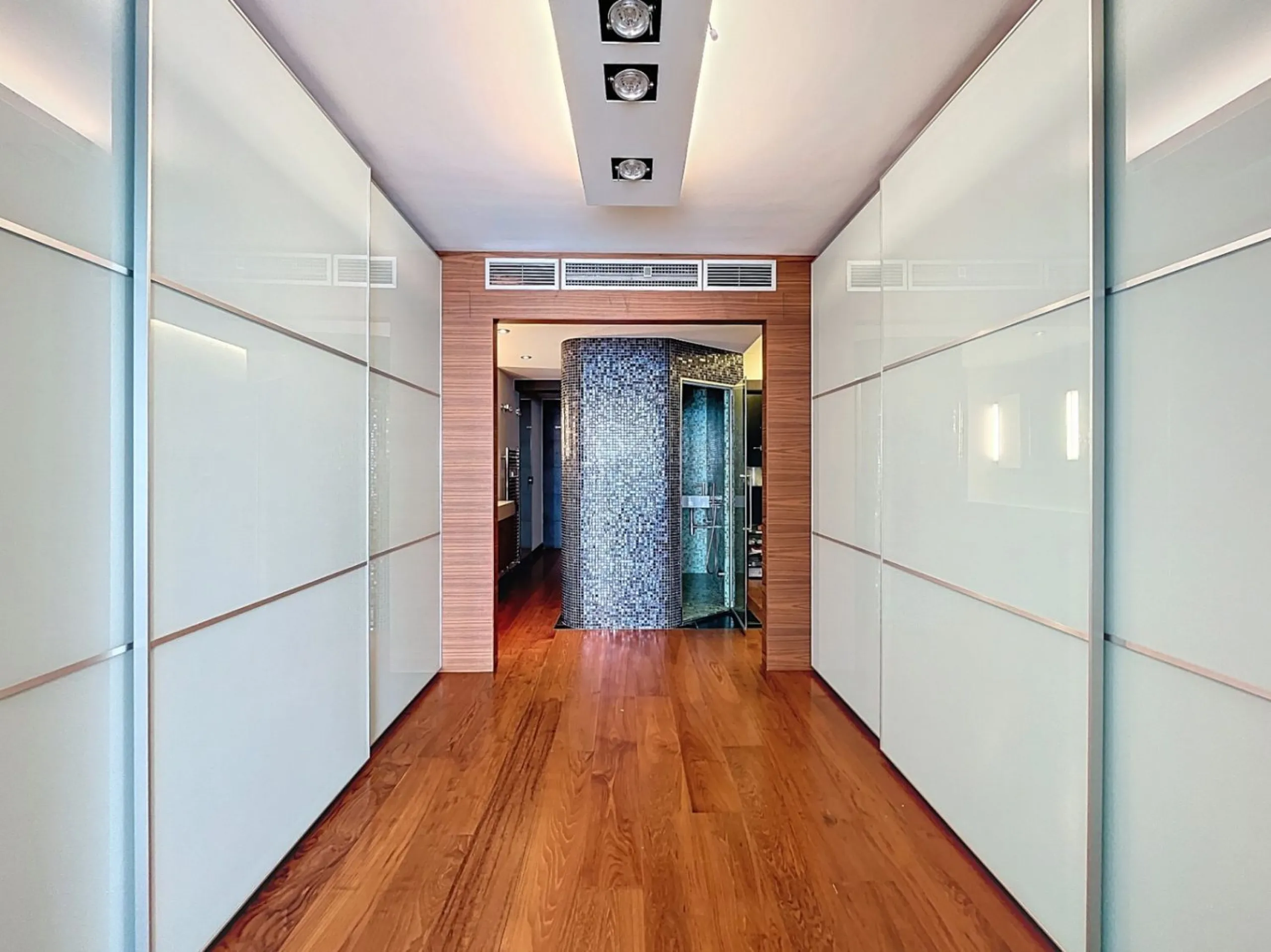 Renovated Apartment with Terrace and Sea Views in Playa de Levante, Benidorm