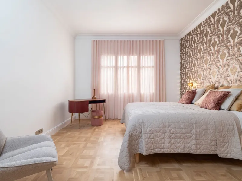 Modernist Gem in Sant Gervasi: Refurbished Apartment with Views and Three Suites, Barcelona