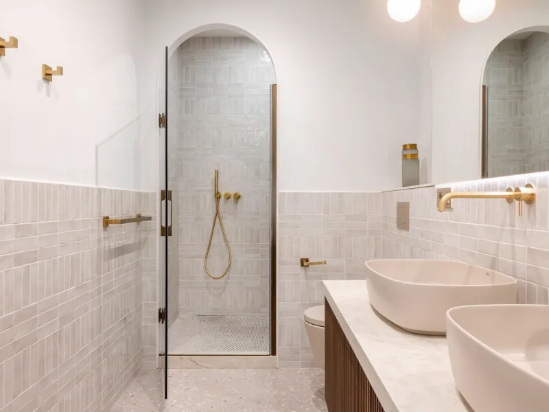 Modernist Gem in Sant Gervasi: Refurbished Apartment with Views and Three Suites, Barcelona