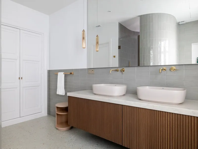 Modernist Gem in Sant Gervasi: Refurbished Apartment with Views and Three Suites, Barcelona