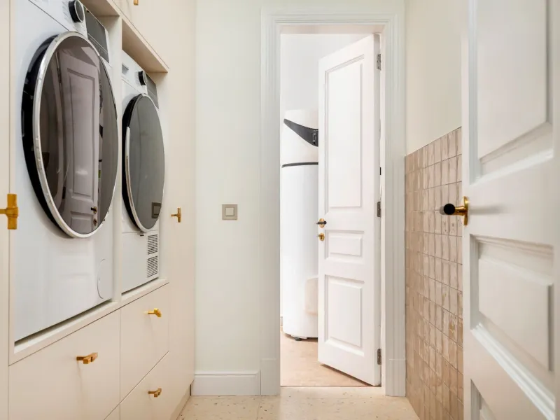 Modernist Gem in Sant Gervasi: Refurbished Apartment with Views and Three Suites, Barcelona