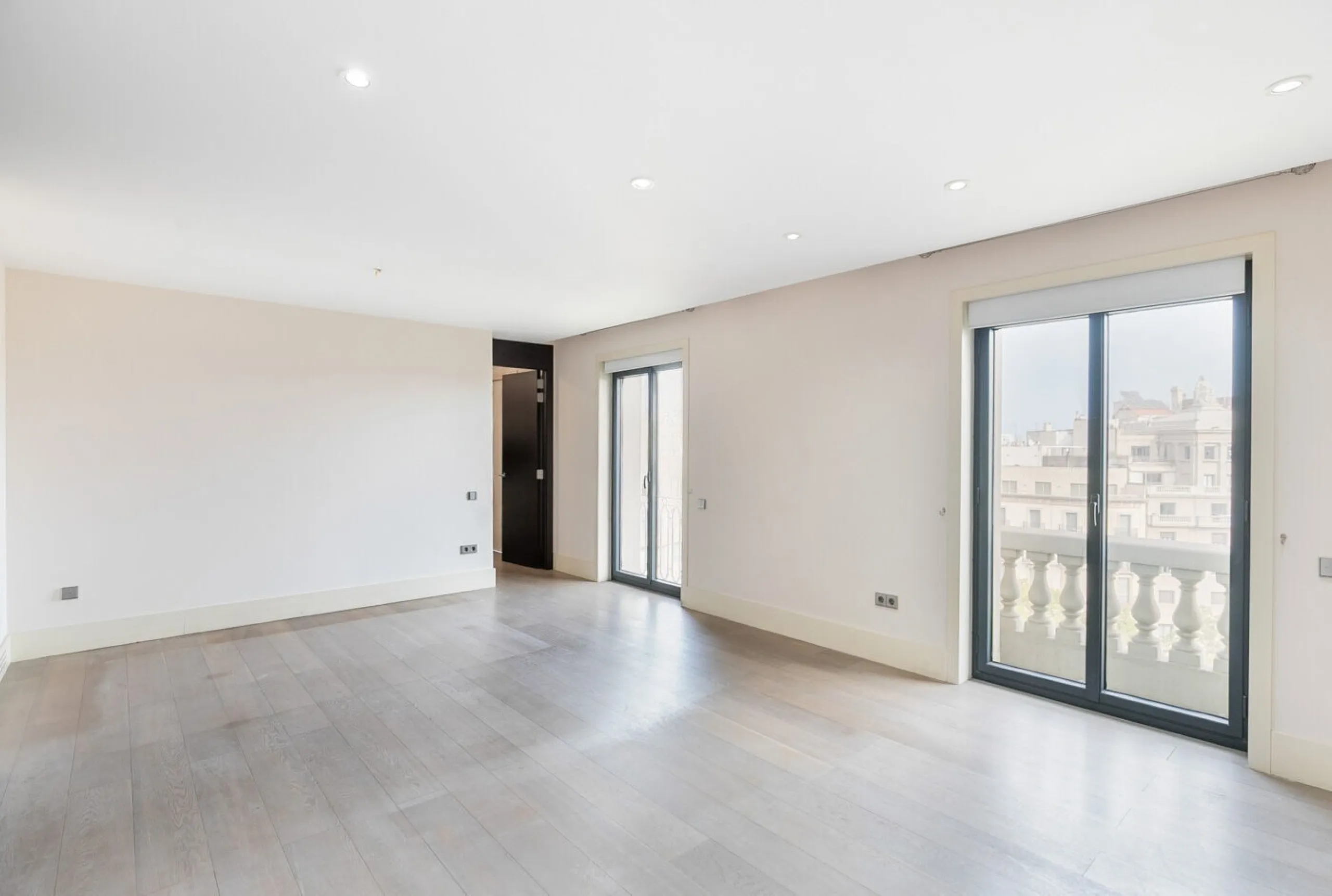 High-Floor Apartment Overlooking La Pedrera on Passeig de Gracia, Barcelona