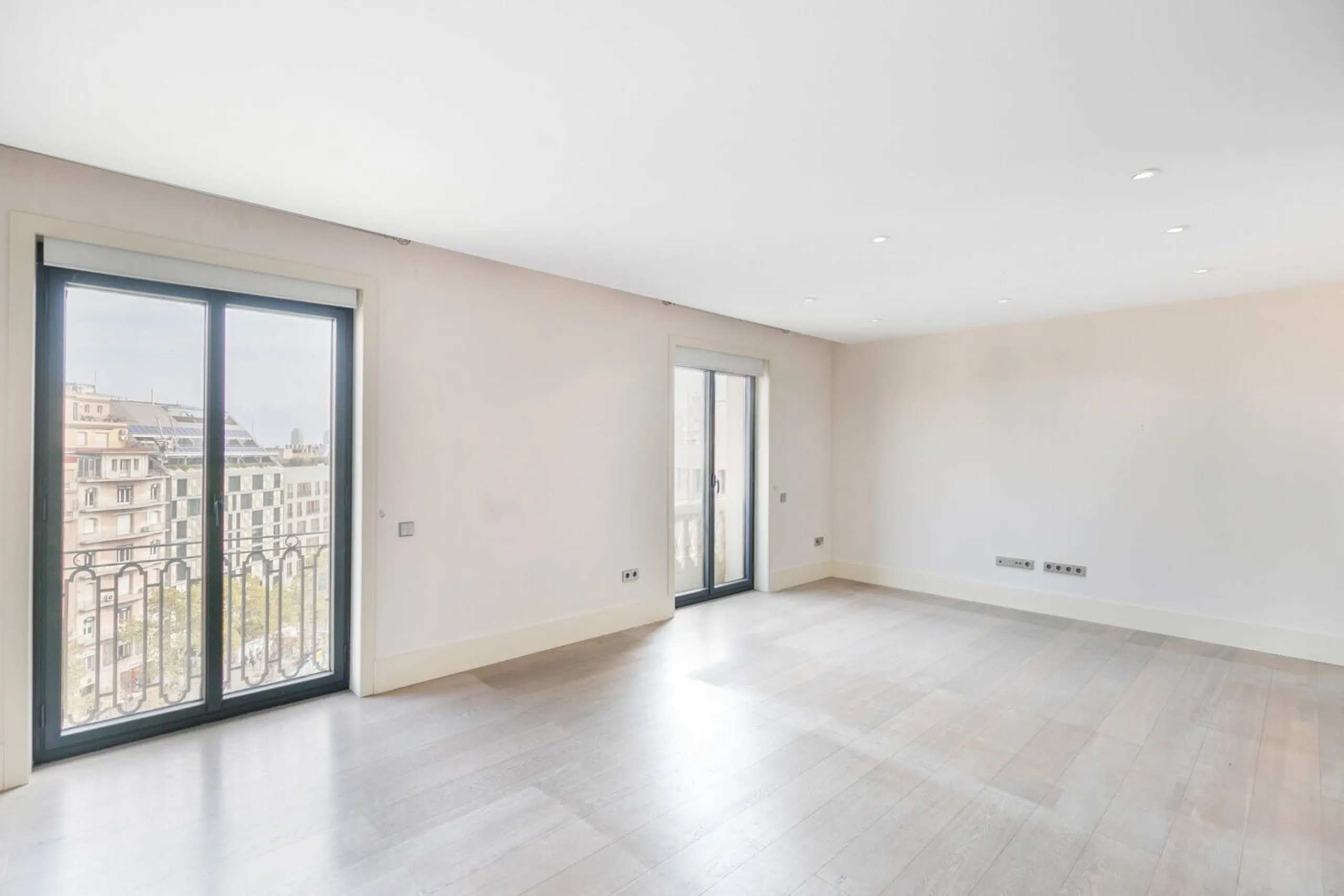 High-Floor Apartment Overlooking La Pedrera on Passeig de Gracia, Barcelona