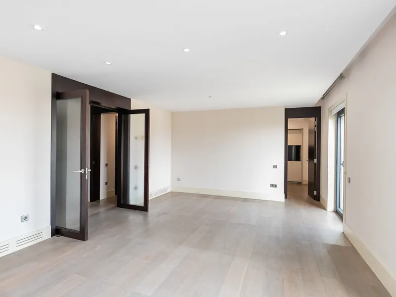 High-Floor Apartment Overlooking La Pedrera on Passeig de Gracia, Barcelona